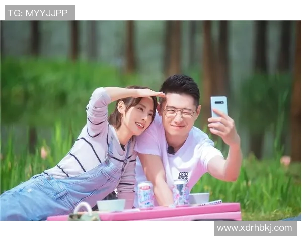 足球明星妻子携手综艺节目展现生活魅力与家庭温情的精彩瞬间