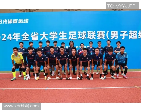 热爱足球的明星们如何在绿茵场上展现激情与风采